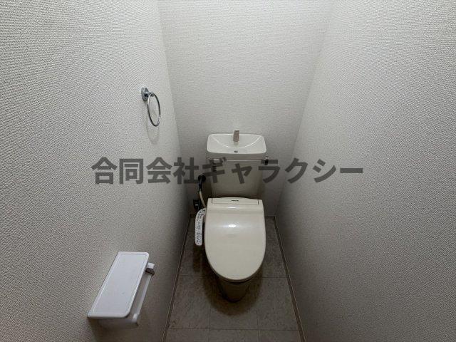トイレ　温水洗浄便座付きトイレ
