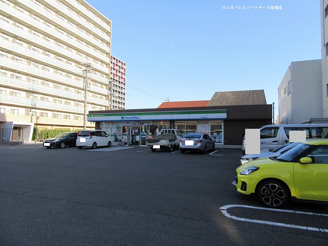 コンビニ　ファミリーマート知立駅南店（コンビニ）まで104m