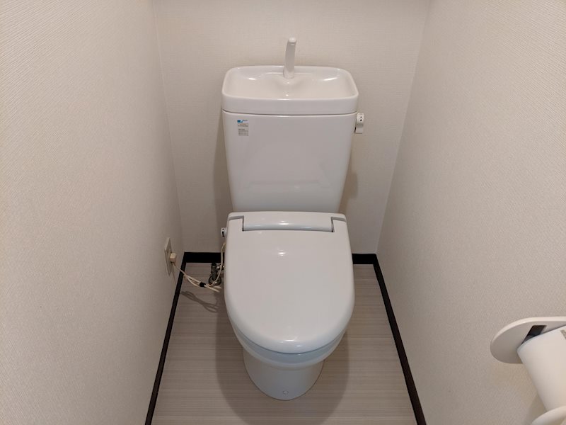 トイレ　※別部屋の参考写真です。