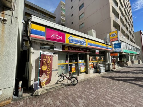 コンビニ　ミニストップ 覚王山駅前店（コンビニ）まで592m