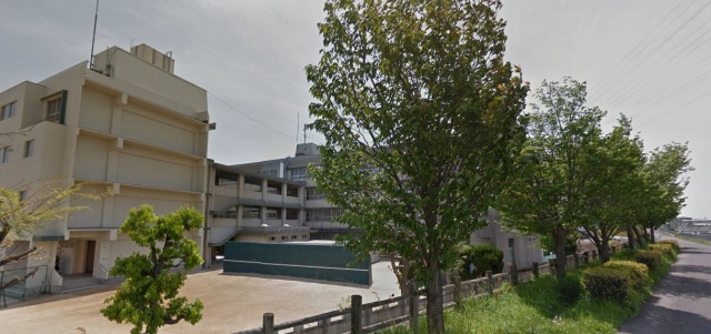 中学校　茨木市立太田中学校（中学校）まで529m
