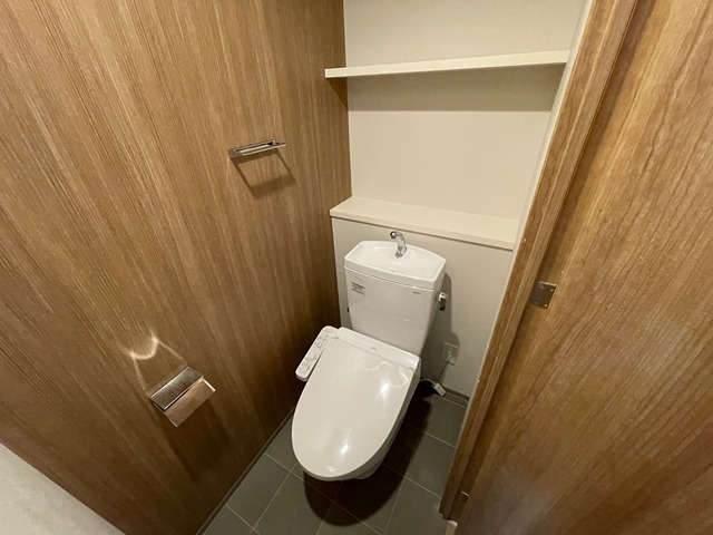 THE SENSE RESIDENCE甲南山手のトイレ写真