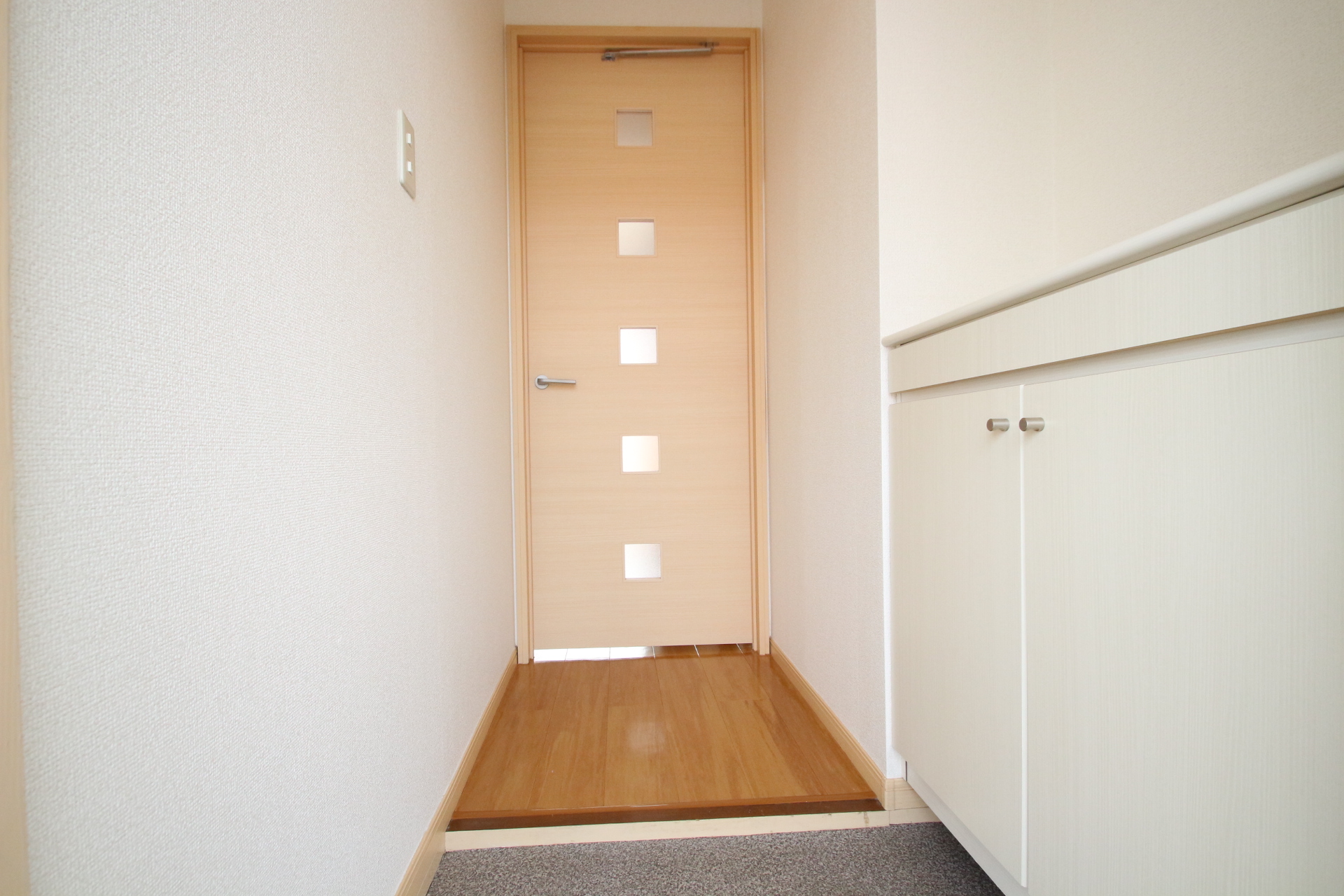 玄関　同建物別号室