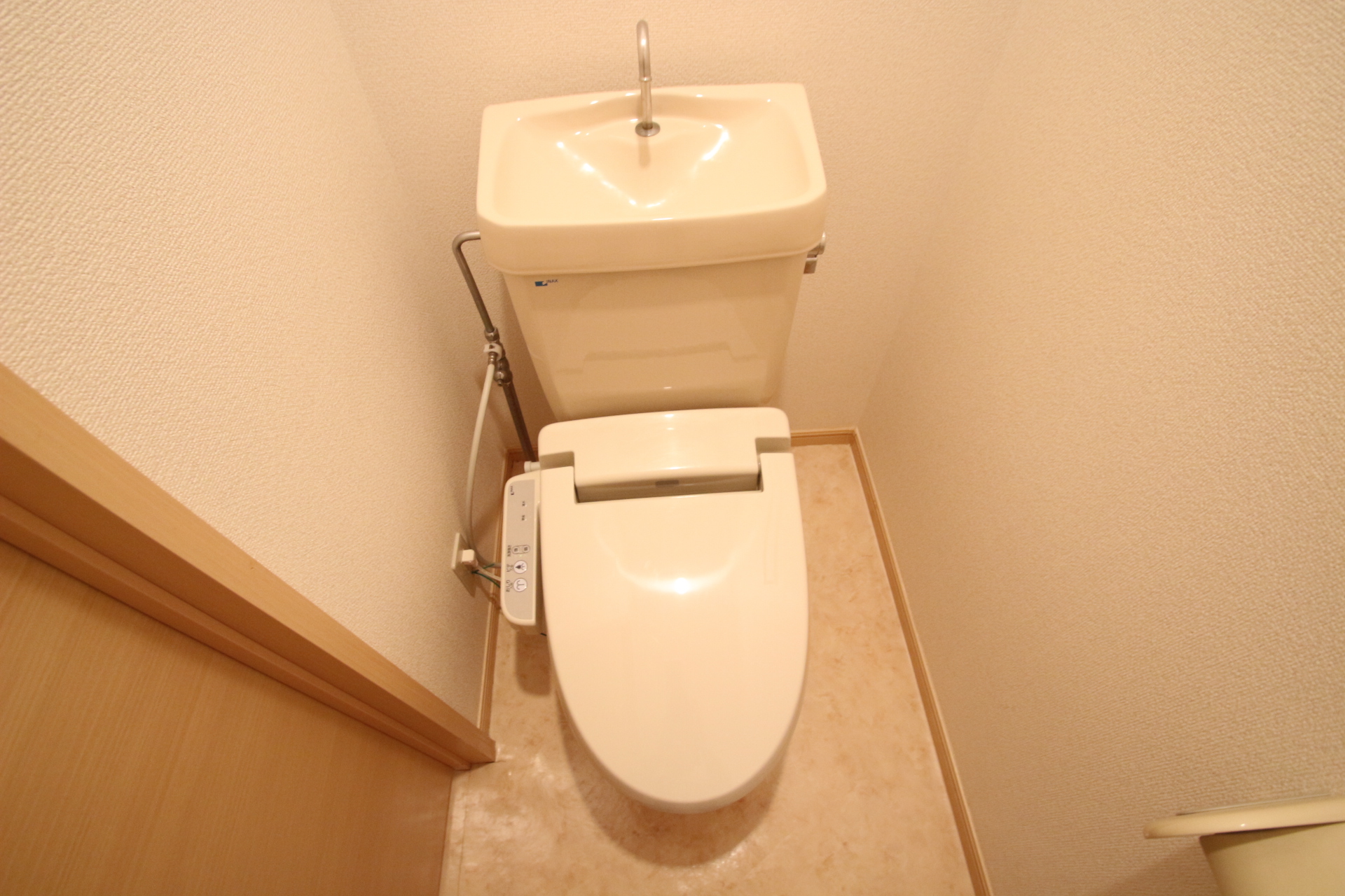 トイレ　同建物別号室