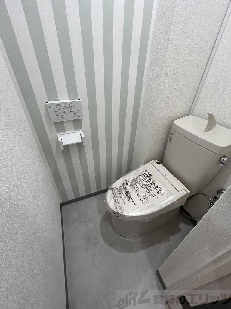 トイレ　下駄箱