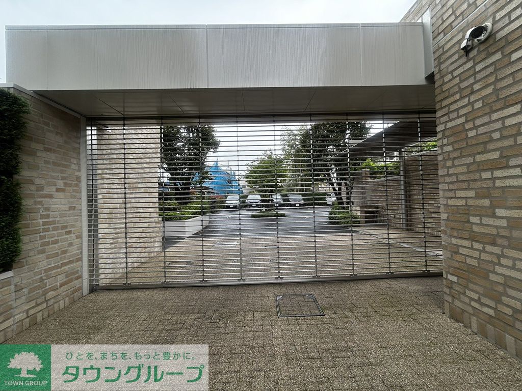 駐車場　エントランス