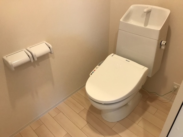 トイレ　シャワー付トイレ