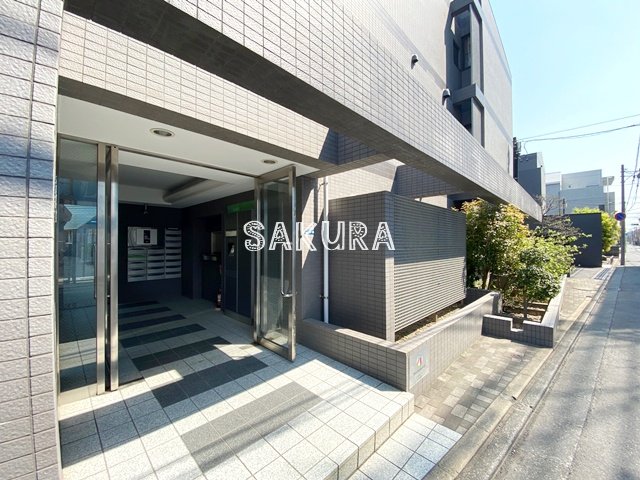 エントランス　管理の行き届いたエントランスです♪