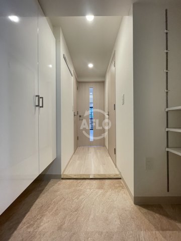 ジオエント新町の玄関写真