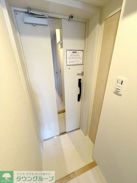 玄関　※別部屋参考写真