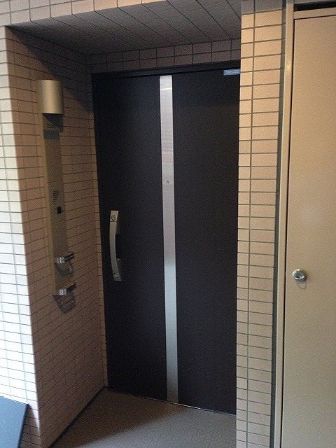 エントランス　別号室の参考写真となります