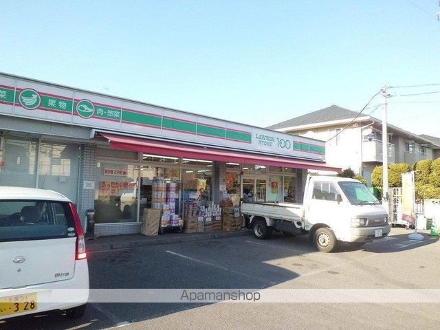 コンビニ　ローソンストア１００（コンビニ）まで768m