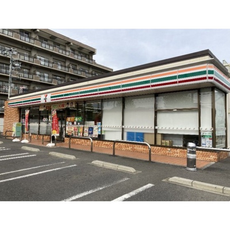 コンビニ　セブンイレブン前橋天川原町１丁目（コンビニ）まで443m