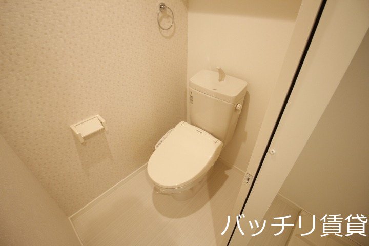 トイレ　同型タイプの為、現状を優先いたします。