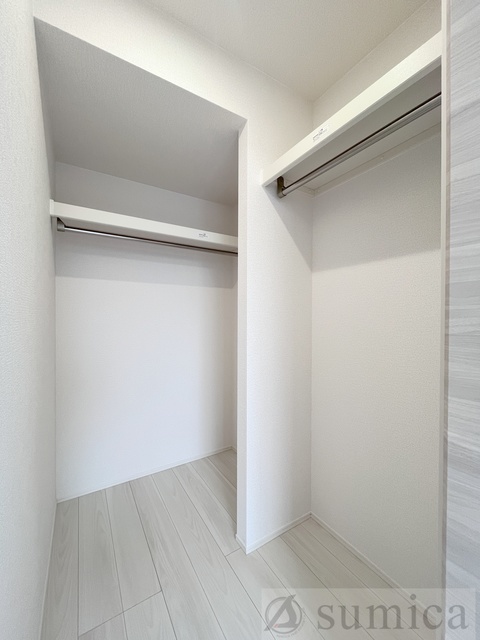 収納　同メーカー施工の参考写真です