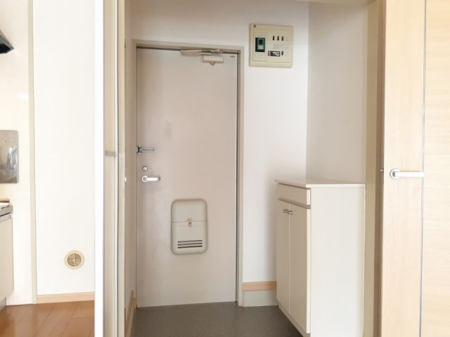 メープルファーム照山IIの玄関写真