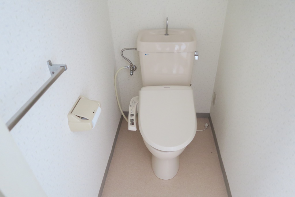 トイレ　参考写真となります。