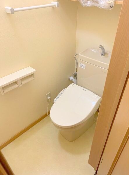 トイレ　清潔感のあるウォシュレット付きのトイレです♪