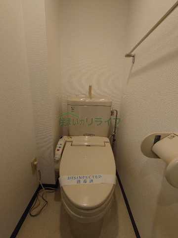 都営大江戸線 春日駅 徒歩4分 9階建 築27年のトイレ写真