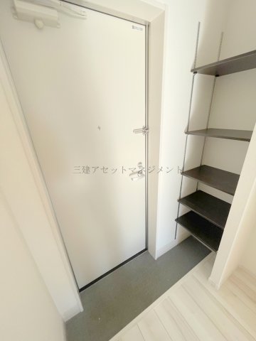 ホワイトサンモール舟渡の玄関写真