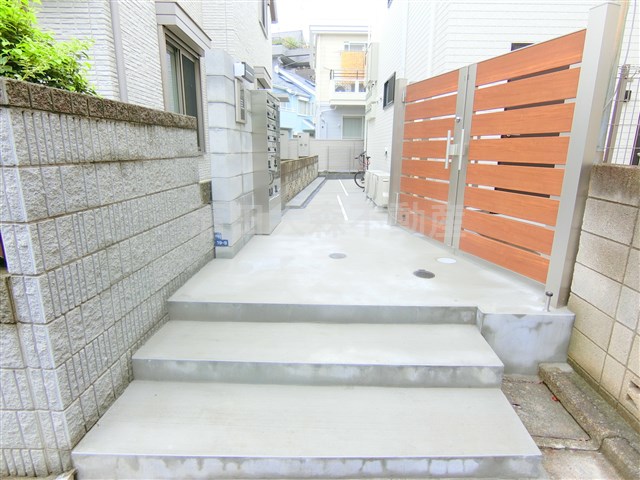 エントランス　オートロックメールボックス宅配ボックス エントランス