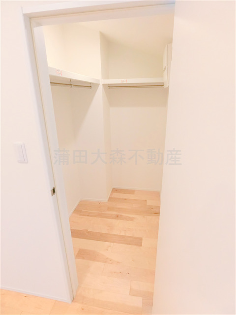 収納　収納　ウォークインクローゼット