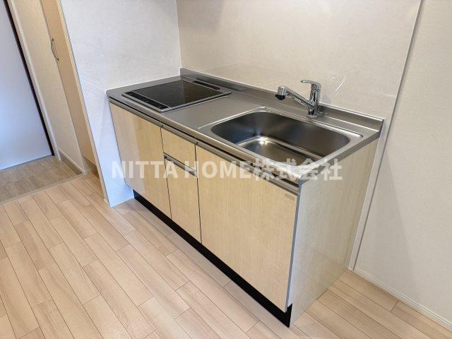 キッチン　２口コンロのＩＨヒーター付き☆