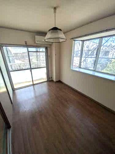 エステート小山第一の居間写真
