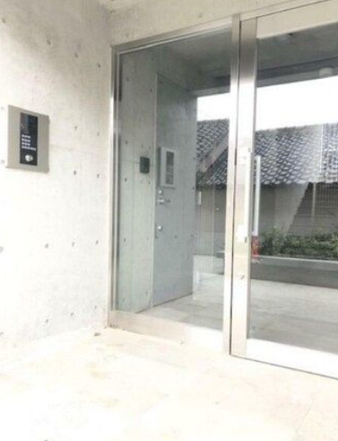 エントランス　清潔なエントランスです
