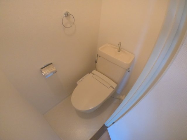 阪急京都線 淡路駅 徒歩3分 6階建 築38年のトイレ写真
