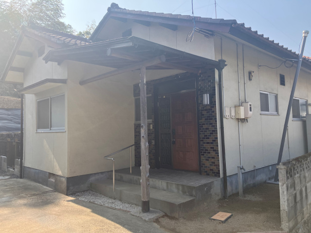 ロビー　手すりも設置されています