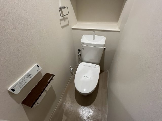 RICウエストコート4番街北棟3番館のトイレ写真