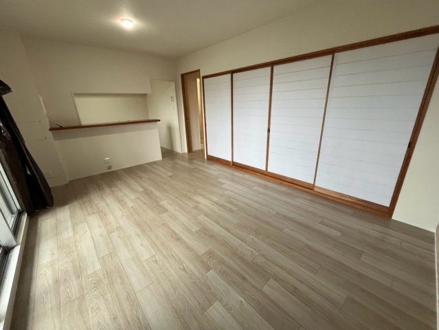 RICウエストコート4番街北棟3番館の居間写真