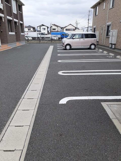 駐車場　駐車スペースもあります☆