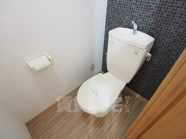 阪急京都線 西京極駅 徒歩15分 3階建 築24年のトイレ写真