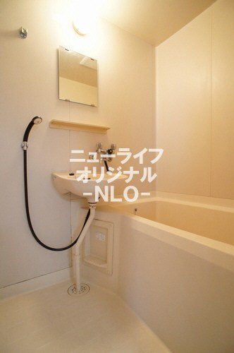 バス・シャワールーム　※実際の仕様と異なる場合は現況を優先致します。
