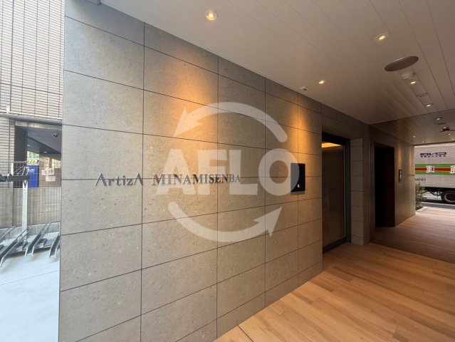 エントランス　ArtizA南船場　エントランス
