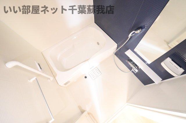 バス・シャワールーム　落ち着いた空間のお風呂です