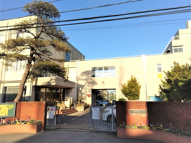中学校　川口市立戸塚中学校（中学校）まで1100m