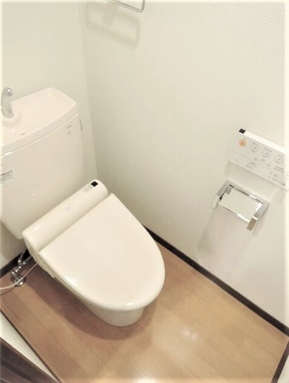 東京メトロ有楽町線 豊洲駅 徒歩14分 9階建 築16年のトイレ写真