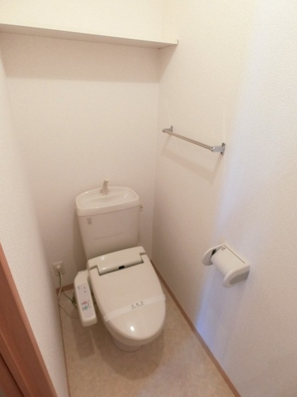 ヴィラージュ B棟のトイレ写真