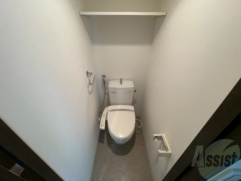 トイレ　ウォシュレット機能がついたトイレです。安心して使用できます。
