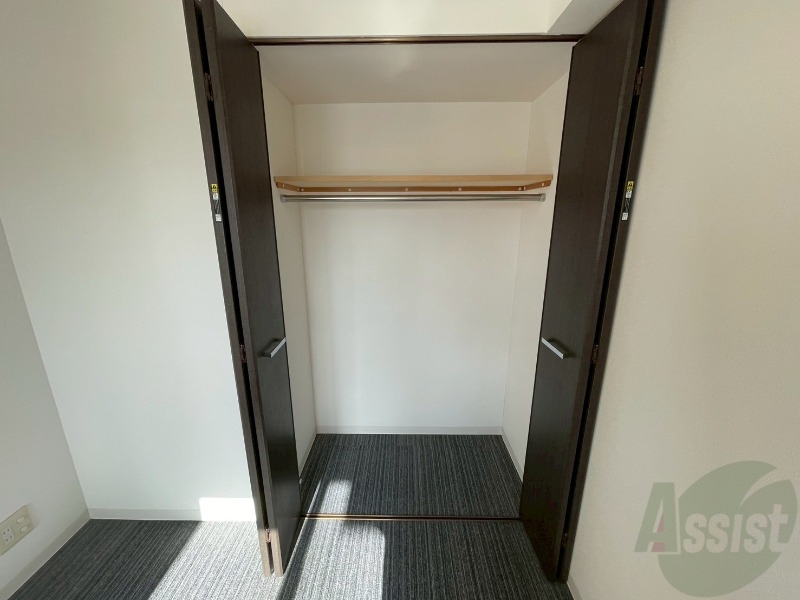 収納　寝室の収納です。部屋がすっきり片付きます。