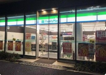 コンビニ　ファミリーマート 神田須田町二丁目店（コンビニ）まで123m