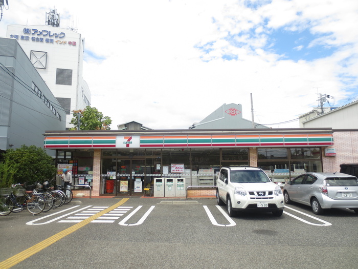 コンビニ　セブンイレブン（コンビニ）まで386m