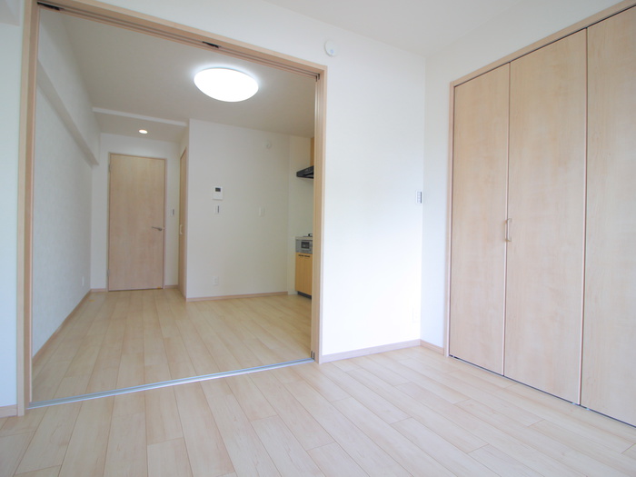 志村太陽ダイヤモンドマンションの居間写真
