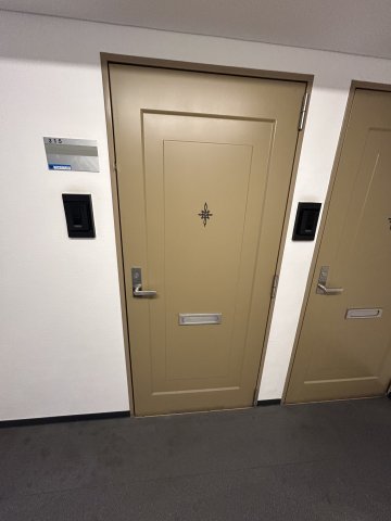 フロントリバー豊中の玄関写真