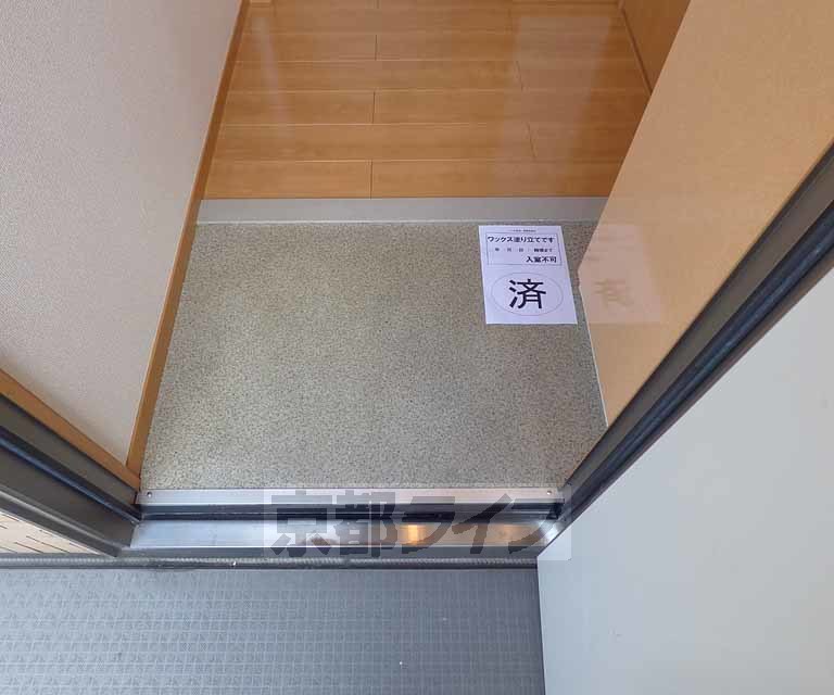 玄関　出入りに十分なスペースを確保した玄関です。