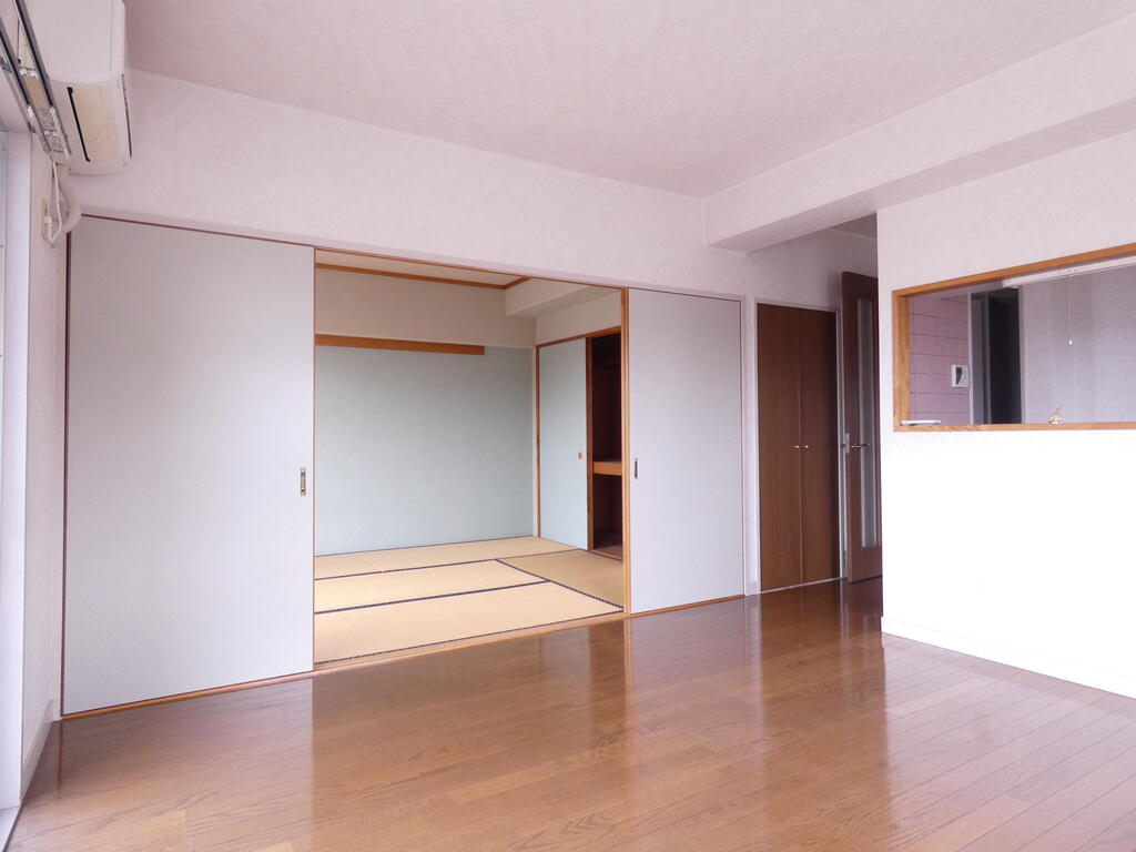 アネックスOSAWAの居間写真