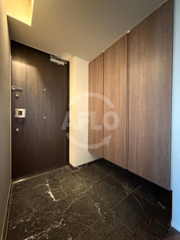 クレヴィア南森町THE FRONTの玄関写真